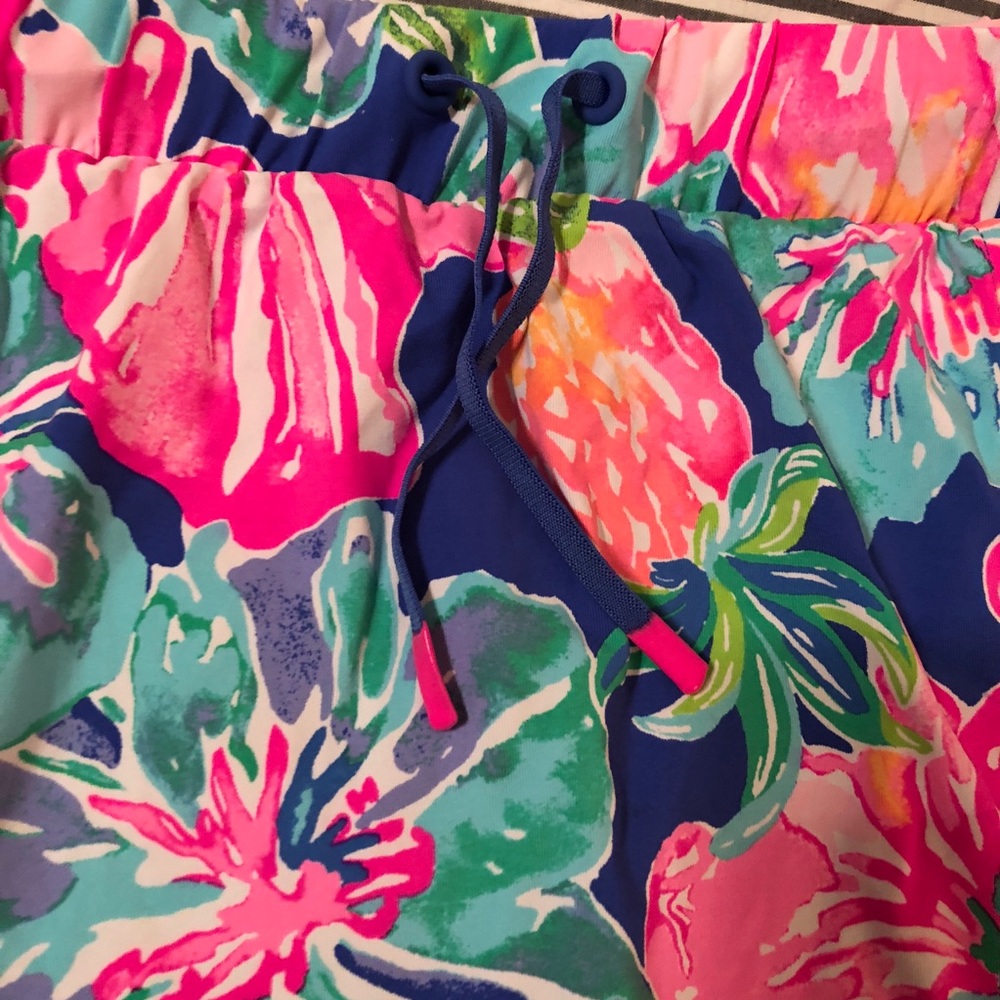 ❌SOLD❌Lilly Pulitzer Luxletic Skort - Picture 5 of 8
